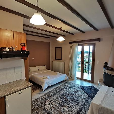 Guesthouse Panorama Вітіна Екстер'єр фото