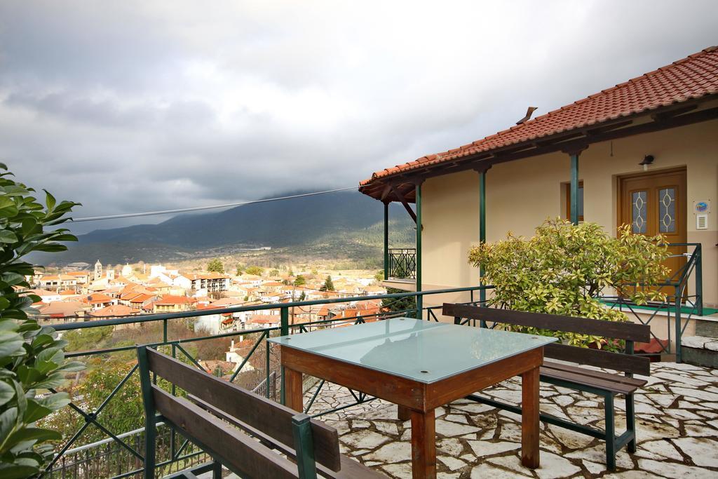 Guesthouse Panorama Вітіна Екстер'єр фото
