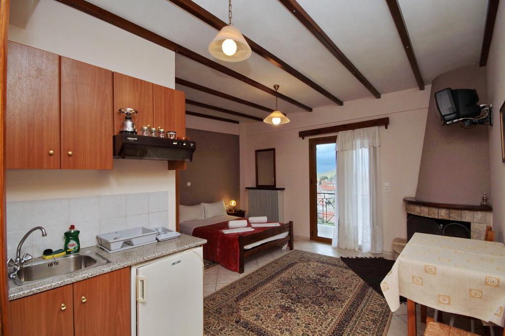 Guesthouse Panorama Вітіна Екстер'єр фото